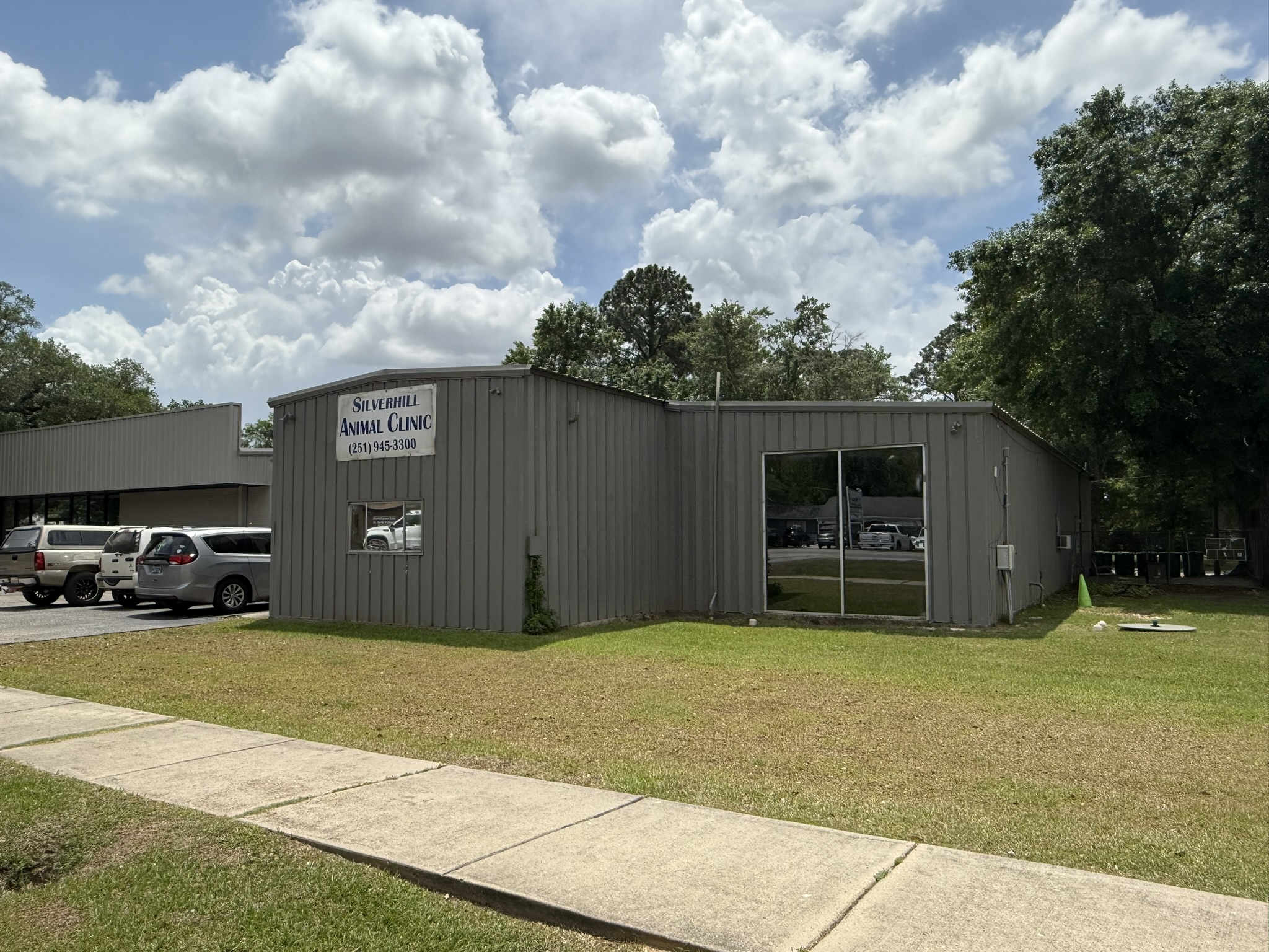 Silverhill Animal Clinic, AL 104 Frontage